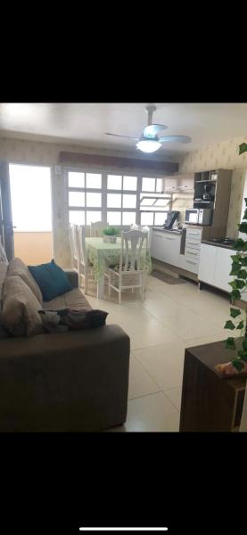 Apartamento a uma quadra do mar